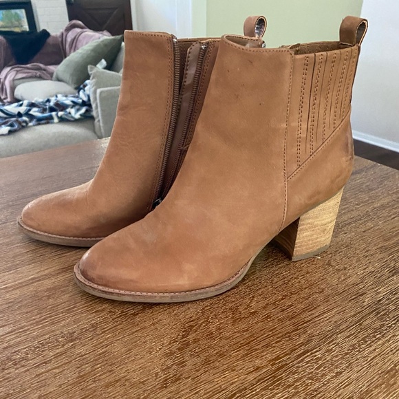 Blondo waterproof brown booties - Picture 3 of 3